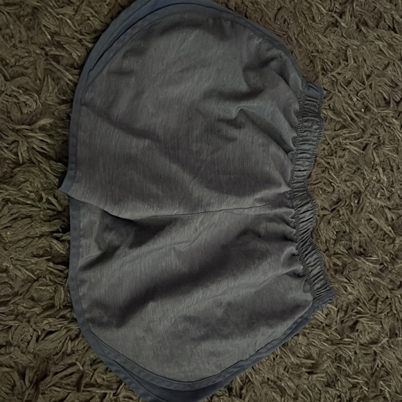 Nike shorts lined - Picture 2 of 3